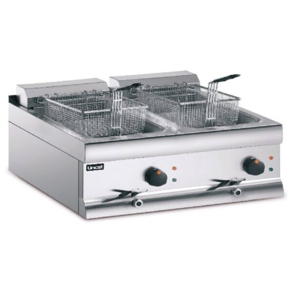 DF66 Twin Tank Electric Fryer by Lincat — Silverlink 600 Series