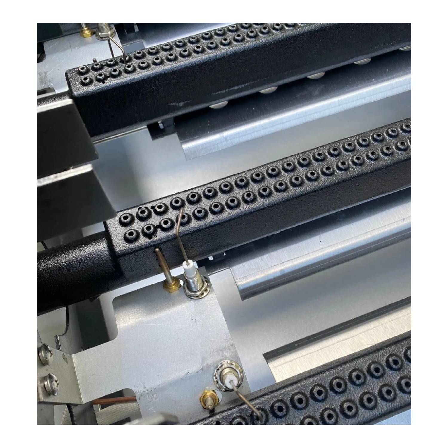 NOWAH American Style 1200mm 4 Burner Gas Charbroiler NOWAH American Style 1200mm 4 Burner Gas Charbroiler
