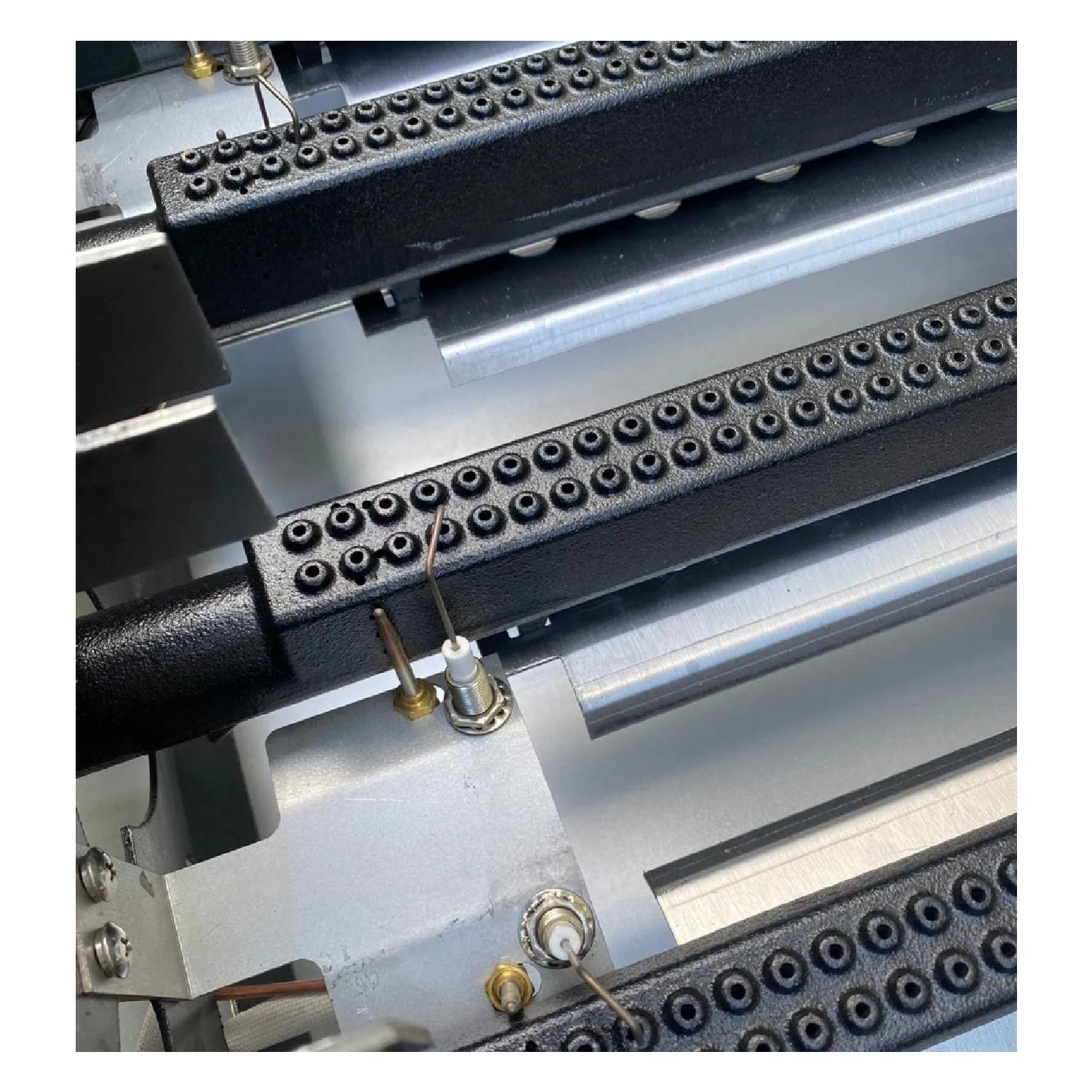NOWAH American Style 900mm 3 Burner Natural Gas Charbroiler NOWAH American Style 900mm 3 Burner Natural Gas Charbroiler