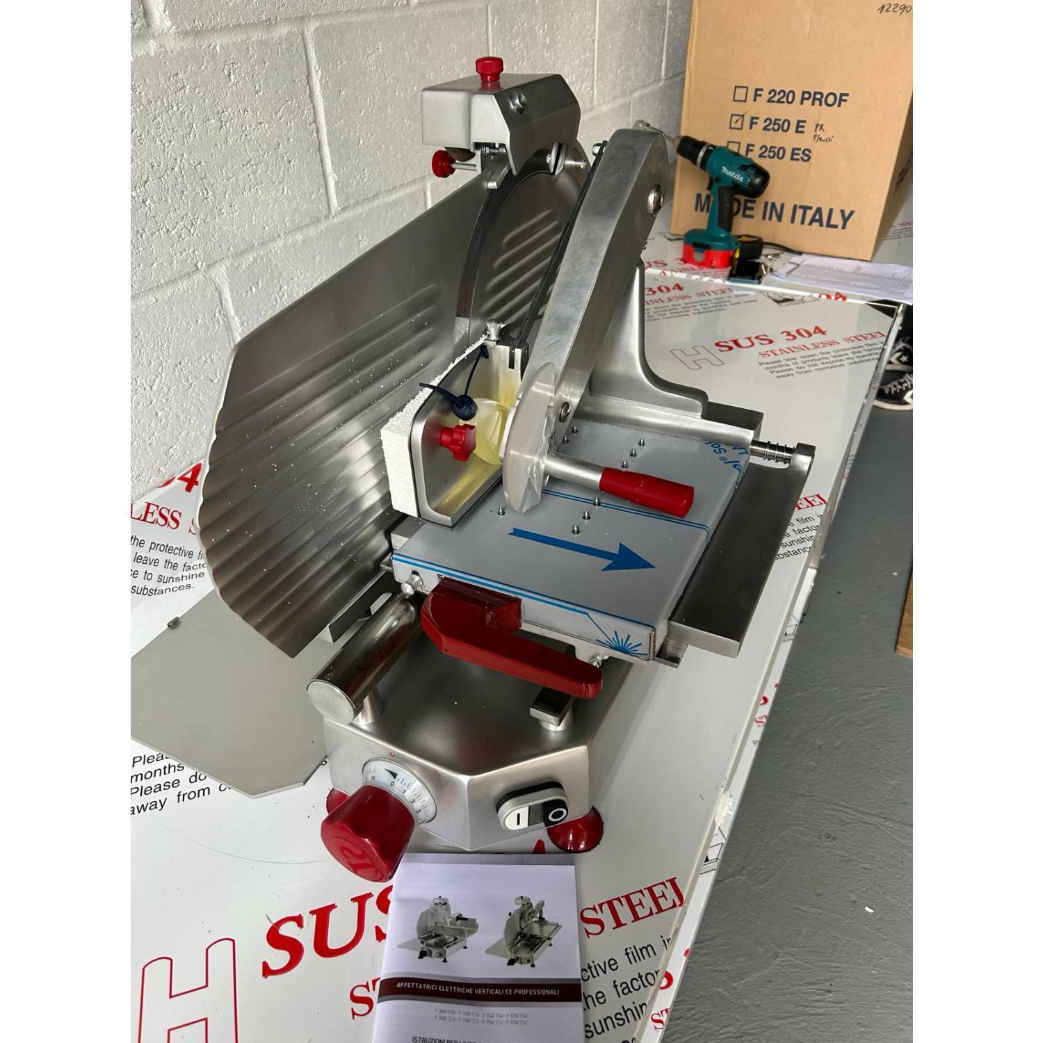 GGF Vertical Meat Slicer – 330mm Blade – GGF330V GGF Vertical Meat Slicer - 330mm Blade - GGF330V