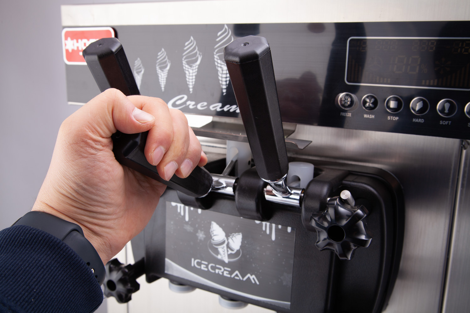 HOSTY Triple Head Countertop Ice Cream Machine HOSTY Triple Head Countertop Ice Cream Machine - Image 4