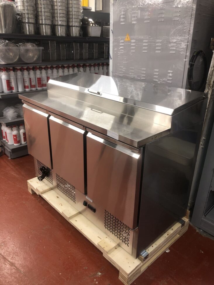 EZ33, 3 Door Pizza Topping Fridge/Prep Counter 380L