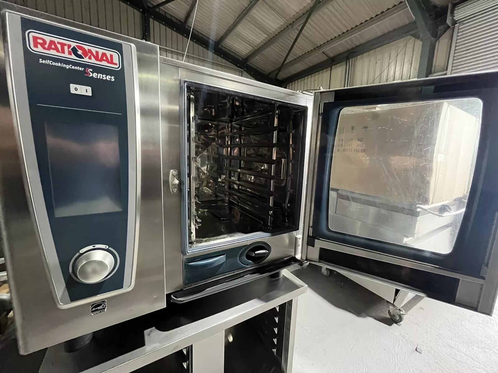 Rational SCCWE 61E 6 Grid Electric Single Phase Combi Oven on a UGII Stand Rational SCCWE 61E 6 Grid Electric Single Phase Combi Oven on a UGII Stand - Image 2