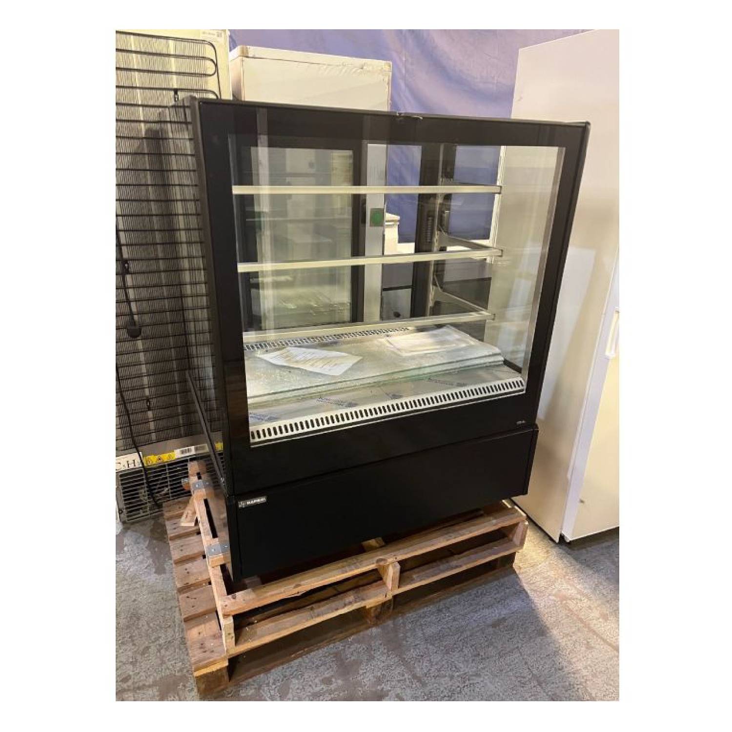 GRADED Mafirol CHOPIN1000FV-VVR-CHOPIN Patisserie Display