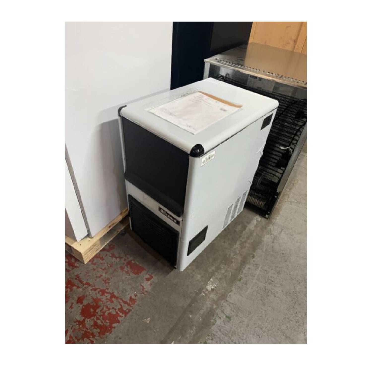 GRADED Blizzard BIM25 Ice Maker, 25kg/24hr GRADED Blizzard BIM25 Ice Maker, 25kg/24hr