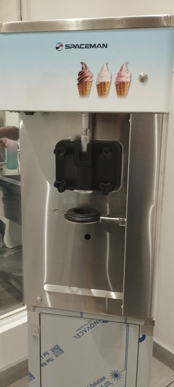 Spaceman VT28C Self-Serve Soft Ice Cream Machine – Push Button