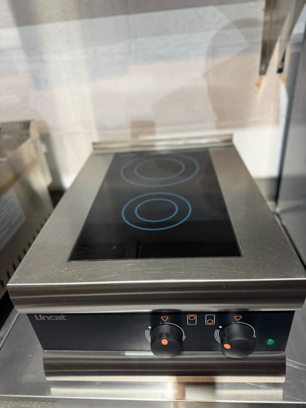 Reconditioned Lincat SLI21 Two Zone Induction Hob