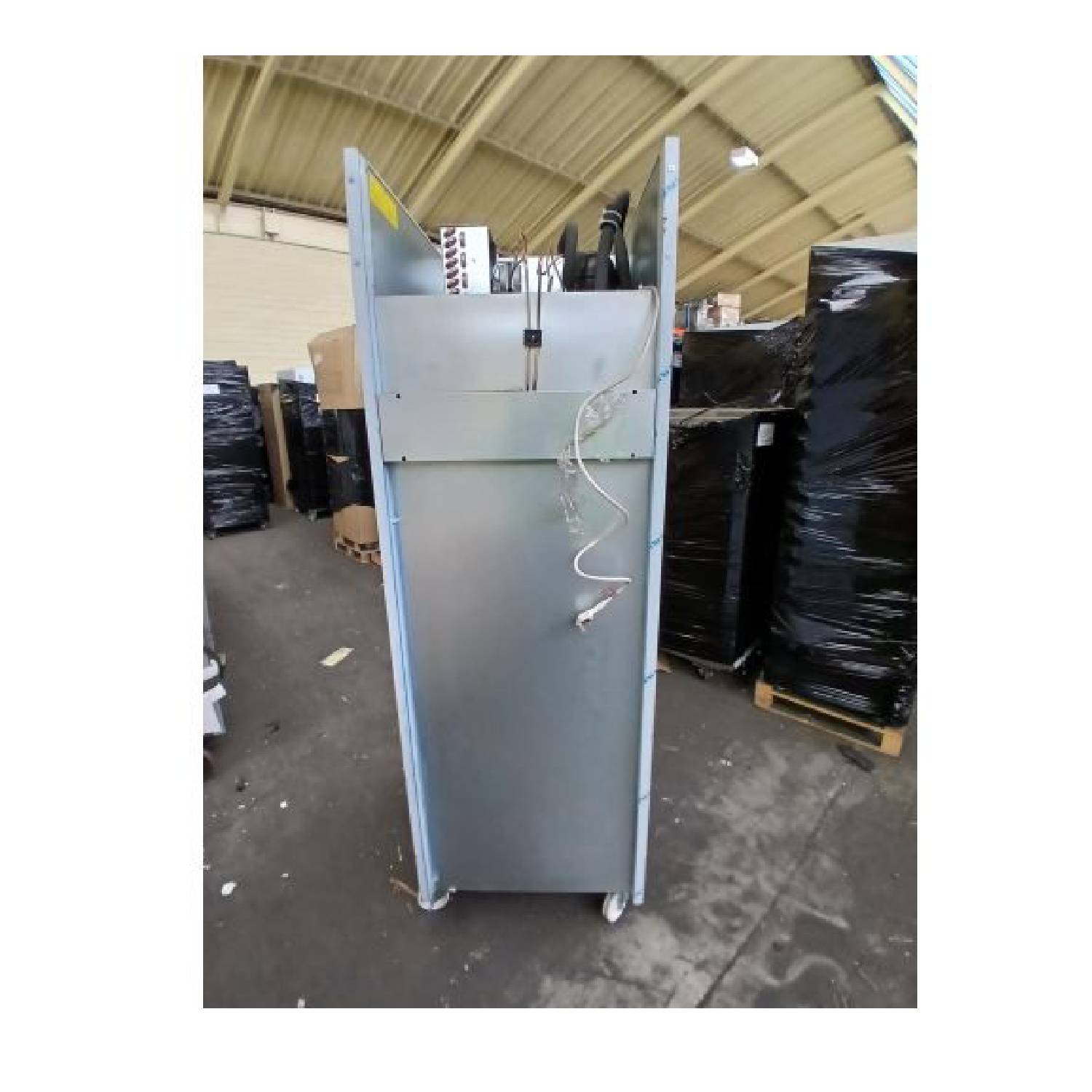 Graded Sterling Pro SPI700R Single Door Gastronorm Refrigerator 700L Graded Sterling Pro SPI700R Single Door Gastronorm Refrigerator 700L (1)