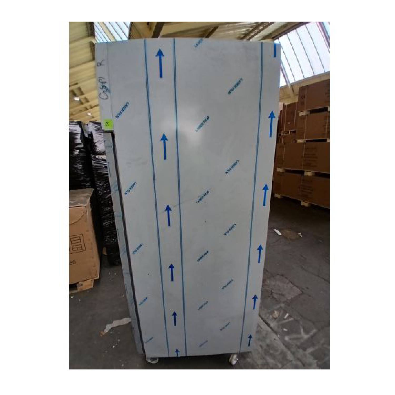 Graded Sterling Pro SPI700R Single Door Gastronorm Refrigerator 700L Graded Sterling Pro SPI700R Single Door Gastronorm Refrigerator 700L (2)