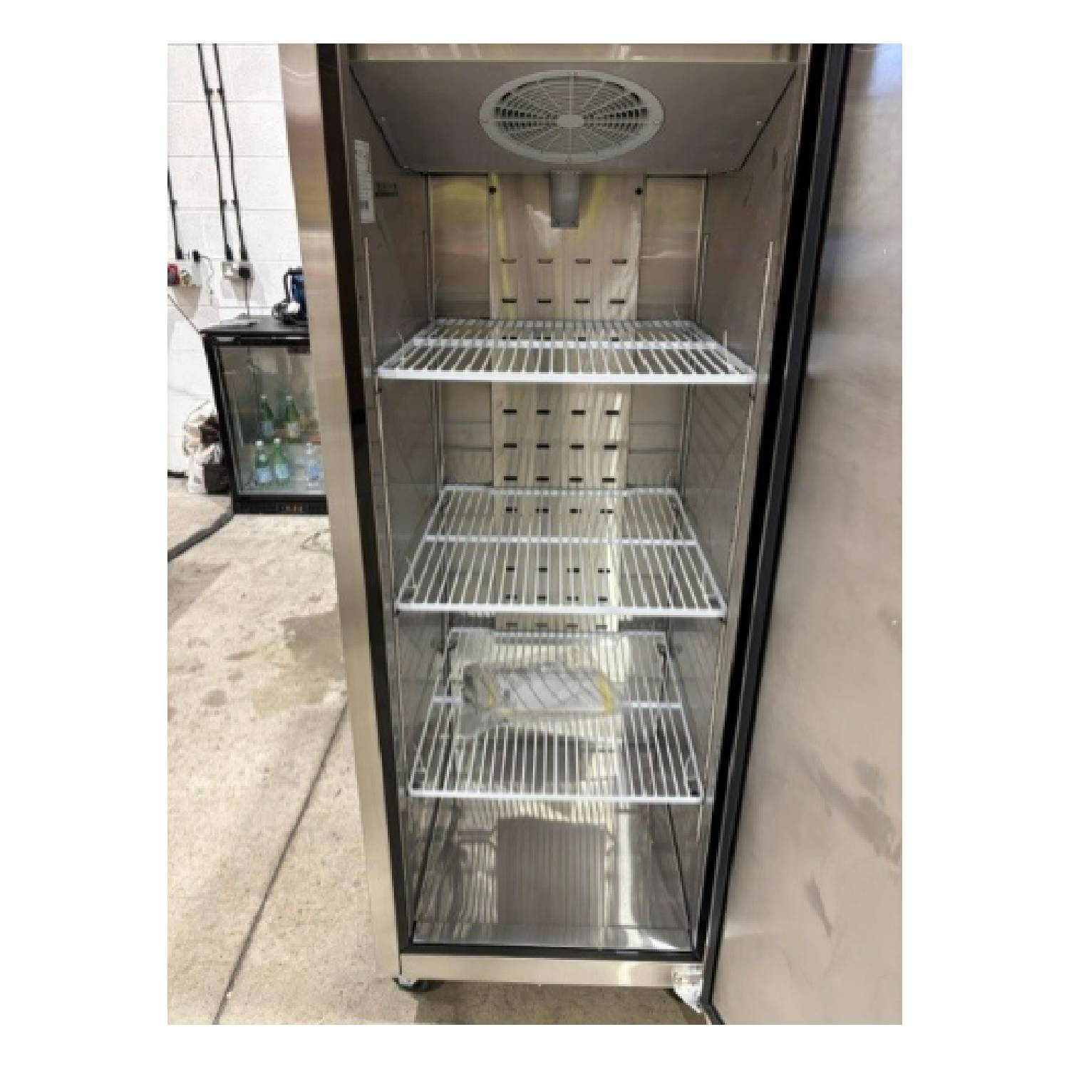 GRADED TEFCOLD CAF610 Upright Solid Door Freezer – 410L