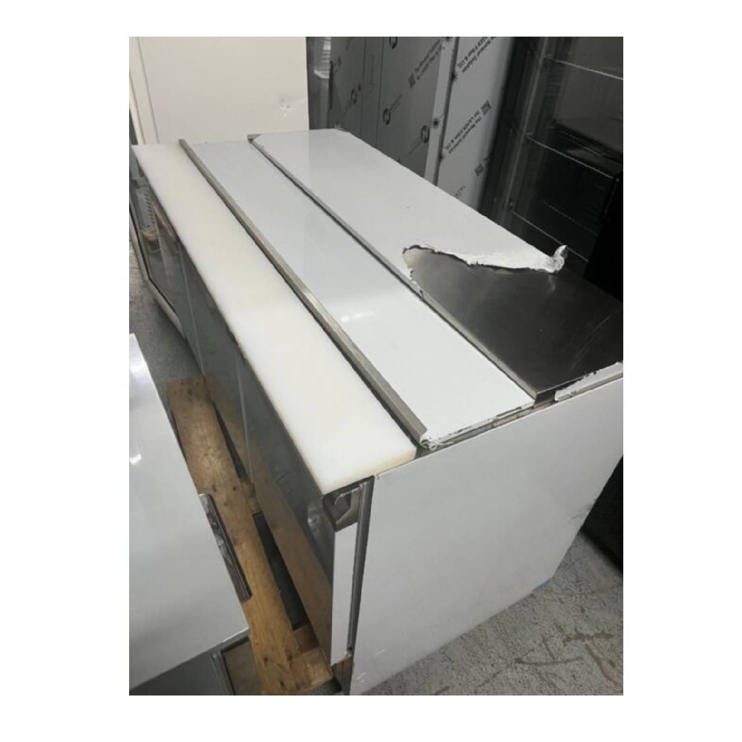Graded KoldBox KXCC3-PREP Triple Door Refrigerated Saladette – 368L
