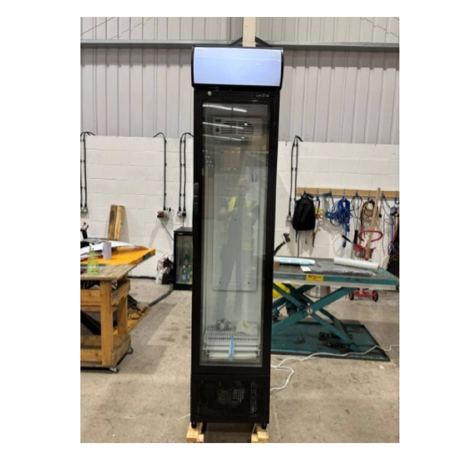 Graded TEFCOLD FSC175H Slimline Glass Door Merchandiser – 116L