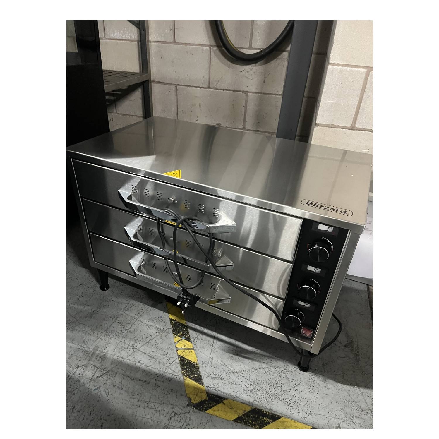 733 mm three-tier heated drawer unit